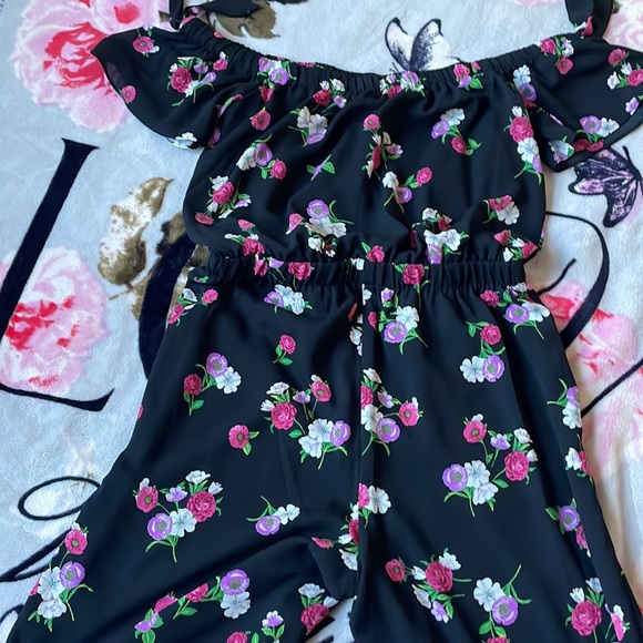 EXPRESS

FLORAL PRINT OFF SHOULDER JUMPSUIT / SIZE SMALL / pre- owned - Picture 4 of 4